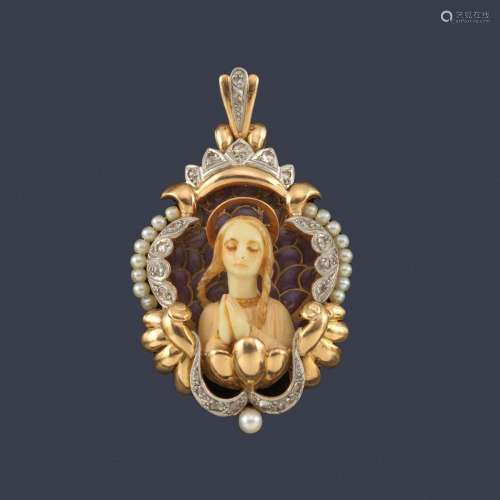 Devotional medal with the Image of the Virgin made…
