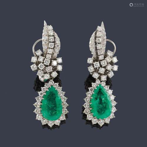 Long earrings with a pair of goatee-cut emeralds o…