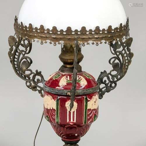 Lampe à pétrole (électrifiée), vers 1900, réservoir en céram...