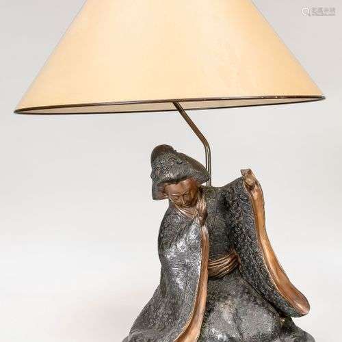 Lampe de table figurative, milieu du 20e s., base avec geish...
