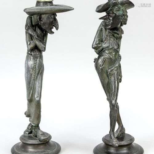 Paire de chandeliers figuratifs, 19e/20e s., bronze. H. 34 c...