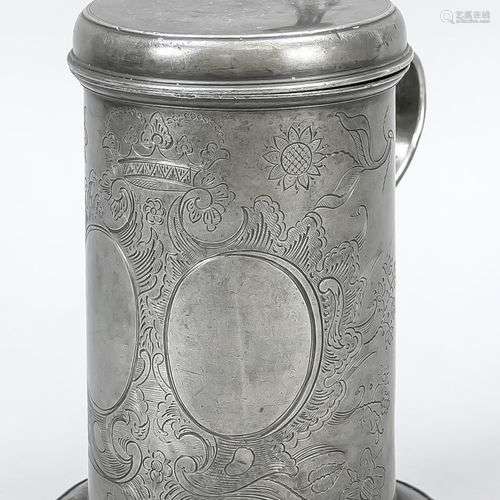 Pichet en étain, XVIIe/18e siècle, pichet cylindrique avec m...