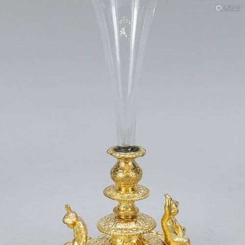 Vase flûte, 19ème/20ème siècle, style Renaissance. Base en b...
