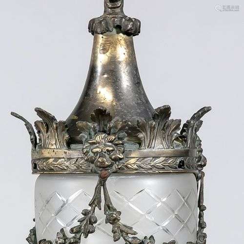 Plafonnier, fin XIXe siècle, monture en métal blanc à guirla...