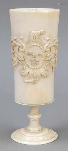 Coupe en ivoire, Allemagne du Sud, milieu du XIXe s. Pied to...