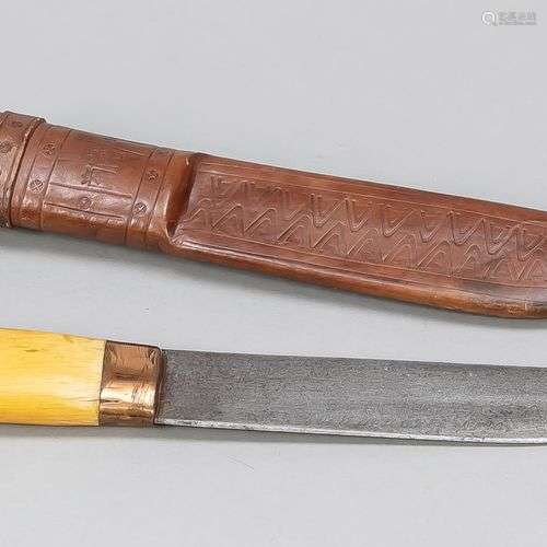 Couteau avec fourreau, 20ème siècle, lame en fer à un seul t...