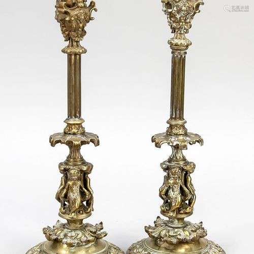 Paire de chandeliers, fin du XIXe siècle, en bronze. Style R...