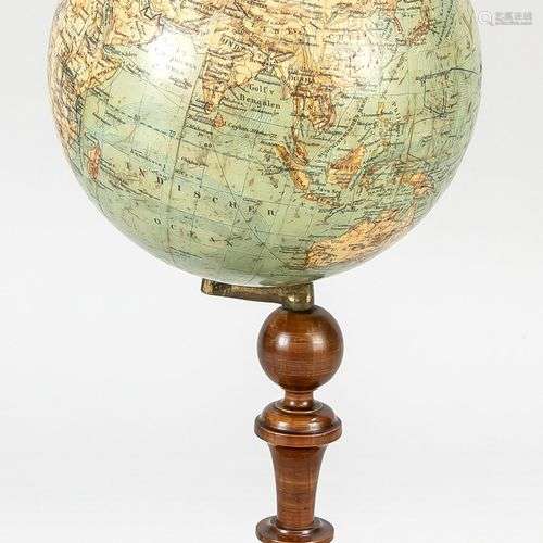 Heymann, L.J. Globe terrestre, socle en bois avec libellule....