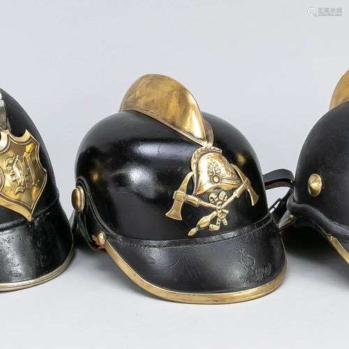 3 casques historiques de pompiers, fin du 19ème siècle, fer,...