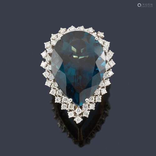 Ring with 'London Blue' topaz, goatee size approx....