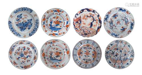 HUIT ASSIETTES EN PORCELAINE IMARI CHINOIS Chine, XVIIIème s...