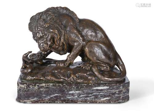 FIGURE DE LION AU SERPENT EN BRONZE A PATINE BRUNE Signé VP ...