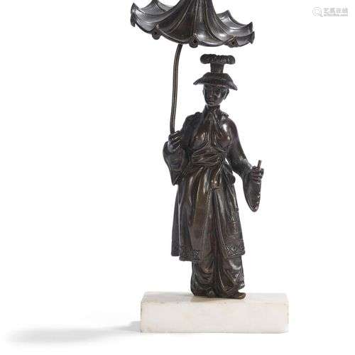 FIGURE DE CHINOISE A L'OMBRELLE EN BRONZE PATINE La base en ...