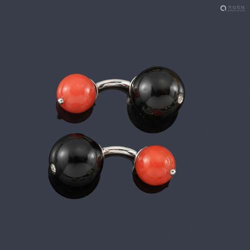 Cufflinks with a pair of spherical beads of onyx, …