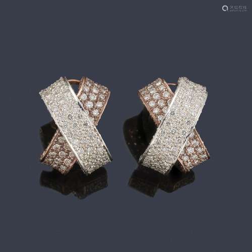 Earrings with crossed band with diamond pavé of ap…