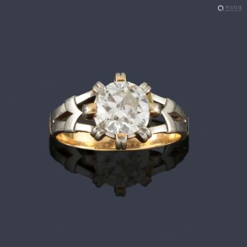 Solitaire with a central bright of approx. 1.70 ct…