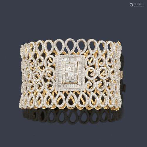 Rigid bracelet with brilliant cut diamonds and bag…