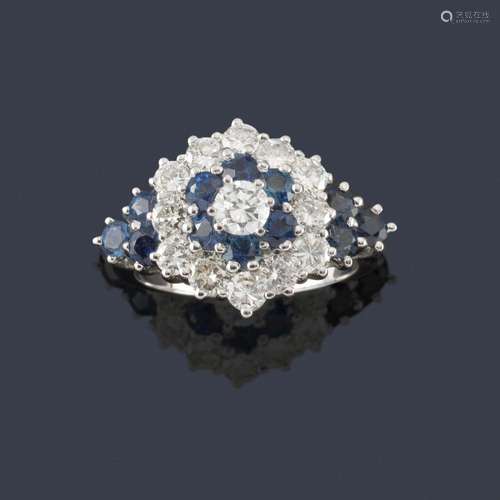 Rosette ring with diamonds of approx. 1.20 ct in t…