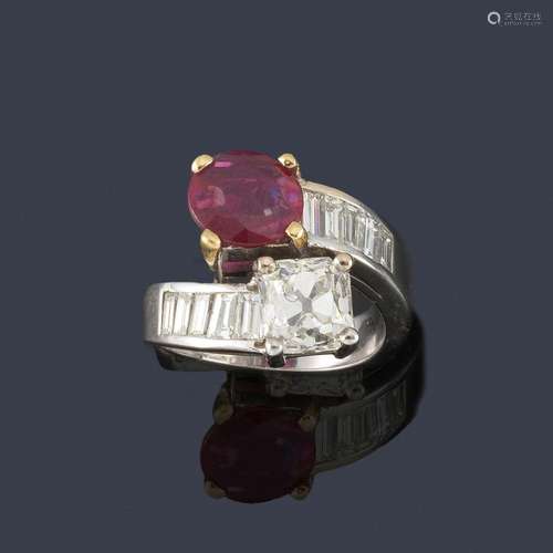 Ring 'you and me' with ruby ​​oval cut of approx. ...