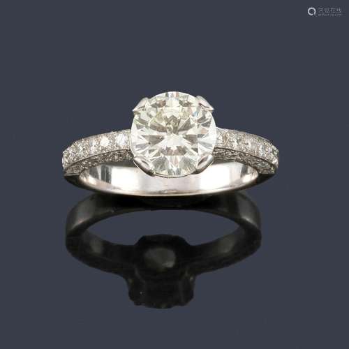 Solitaire with brilliant of approx. 1.66 ct with d…