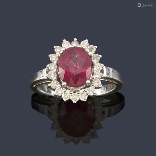 Ring with oval cut ruby ​​of approx. 2.50 ct with …