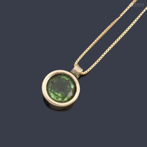 Circular pendant with Verdelite tourmaline of appr…