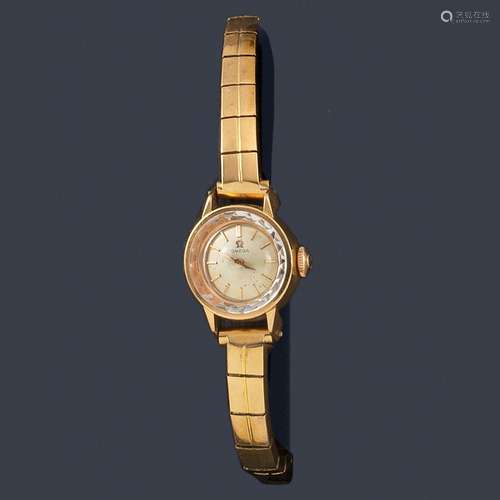 Women's OMEGA with 18K rose gold case and bracelet…