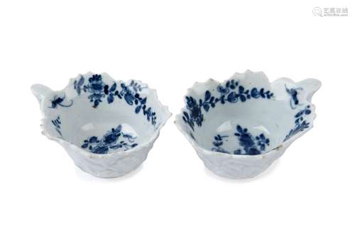 LOWESTOFT pair of antique English blue and white porcelain c...