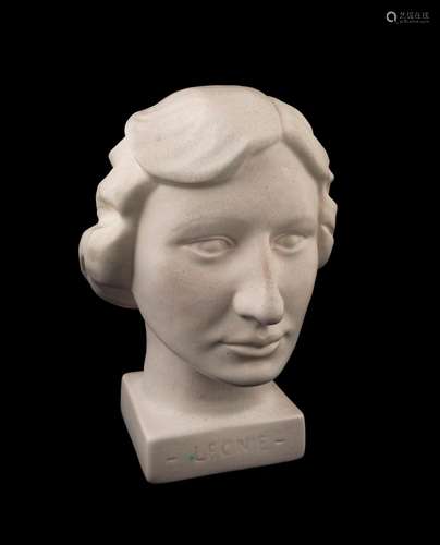 "LEONIE" English porcelain bust, early 20th centur...