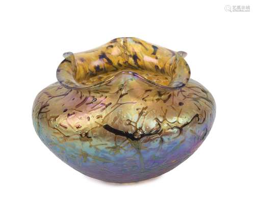 KRALIK Bohemian iridescent Art Nouveau glass vase with frill...