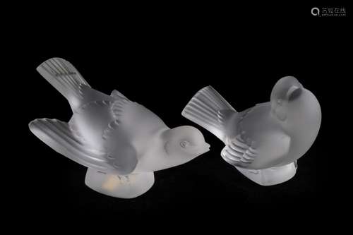 LALIQUE pair of French frosted glass bird statues, with orig...