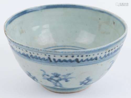An antique blue and white ceramic bowl, 17th/18th century, 6...