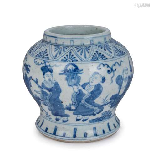 An antique Chinese blue and white porcelain vase, Ming Dynas...