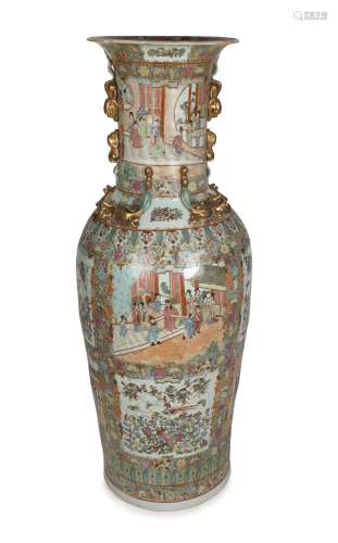 An impressive Chinese famille verte porcelain monumental flo...