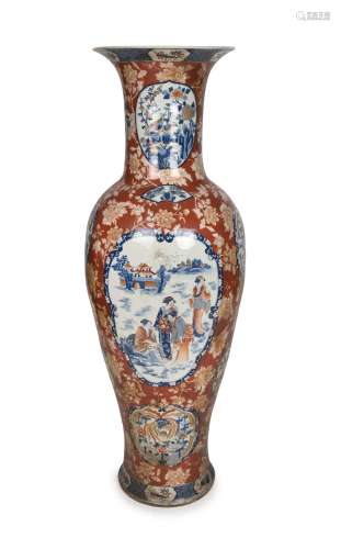 An impressive Chinese Imari porcelain monumental floor vase,...
