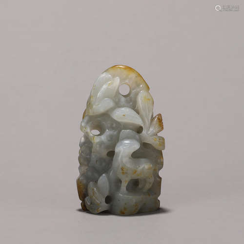 A Hetian jade carved ornament