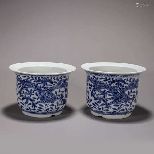 A pair of blue and white dragon porcelain basins