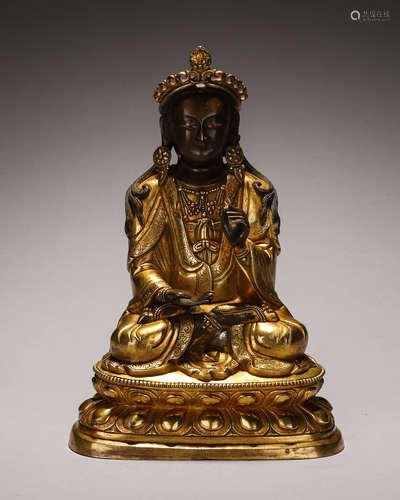 A gilding copper Guanyin bodhisattva statue