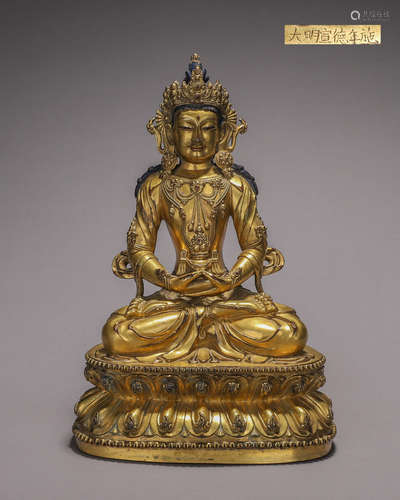 A gilding copper Amitabha buddha statue