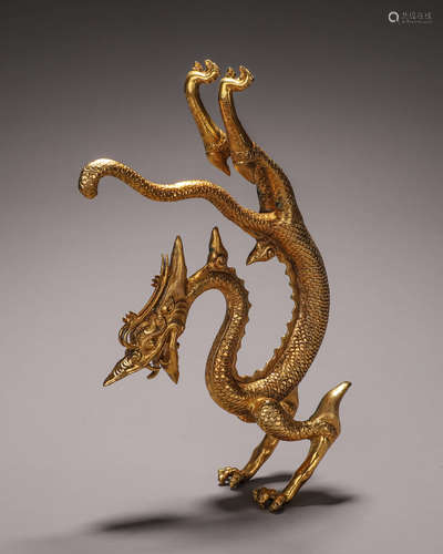 A gilding copper standing dragon