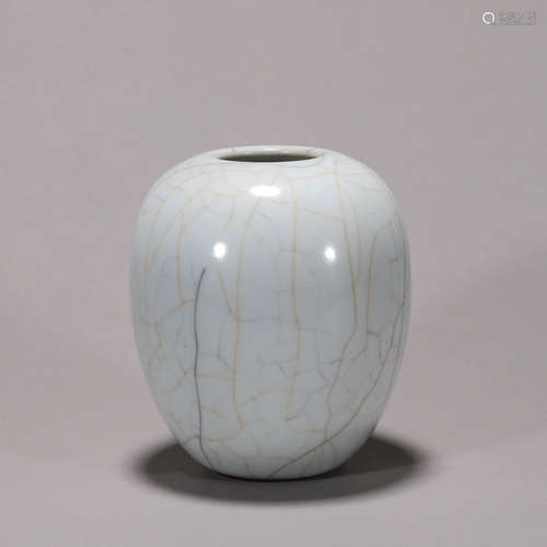 A guan kiln glazed porcelain water pot