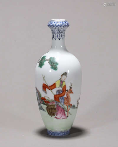 A famille rose figure porcelain vase