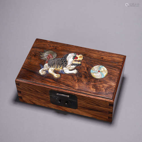 A lion patterned fragrant rosewood box