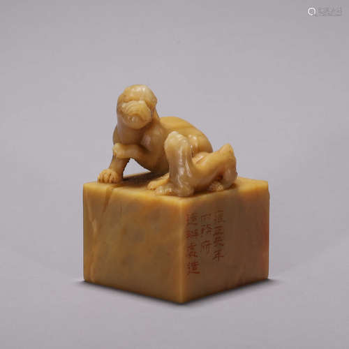 A tianhuang Shoushan soapstone beast seal