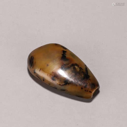 An agate snuff bottle