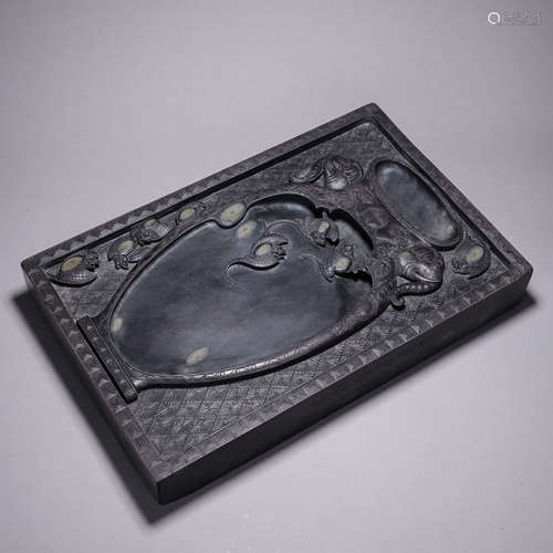 A bat patterned inkstone