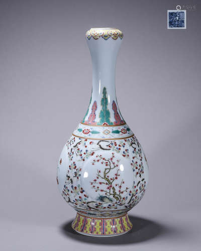 A famille rose crane porcelain vase