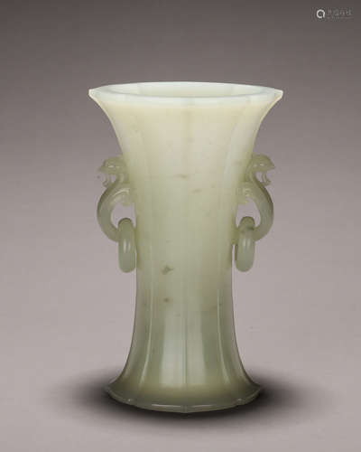 A Hetian jade beaker vase