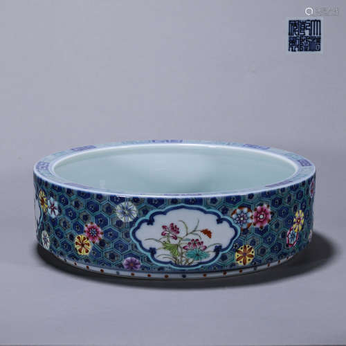 A blue and white famille rose flower porcelain brush washer