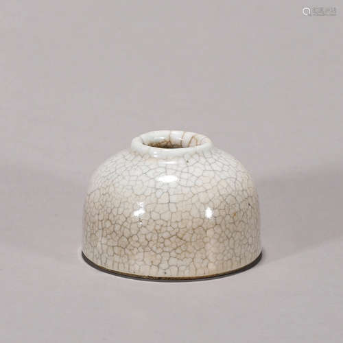 A ge kiln glazed porcelain water pot